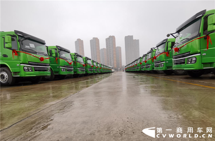 自卸車.png 自卸車.png